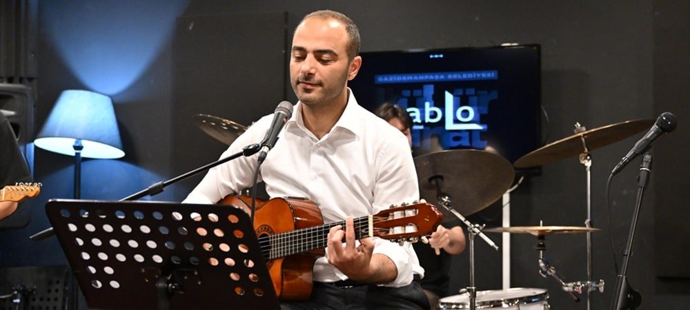 Aldım Elime Gitarı