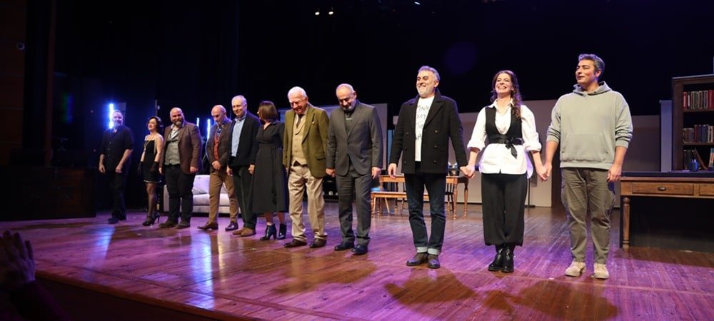 “BİR HALK DÜŞMANI” 100. OYUNUYLA TUZLA’DA SEYİRCİYLE BULUŞTU