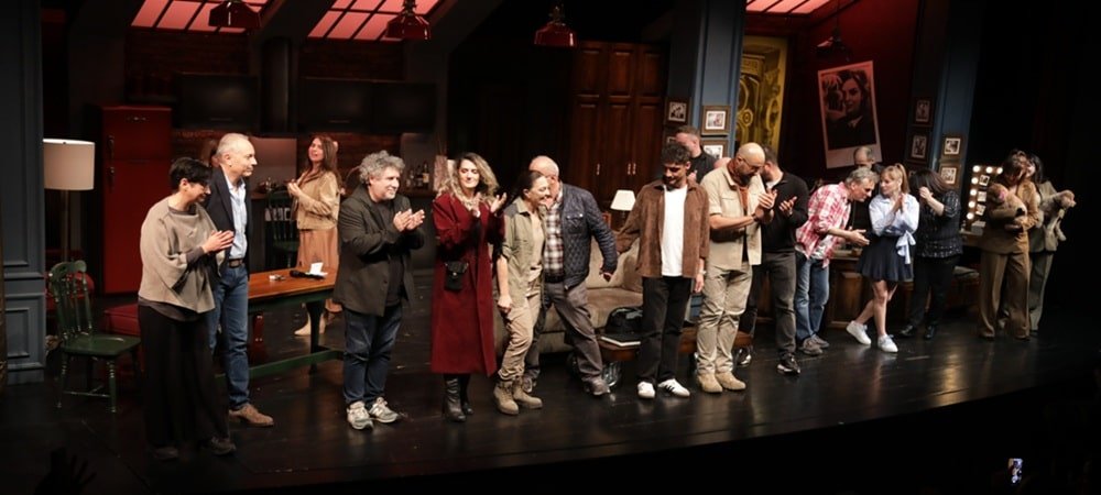 PULITZER ÖDÜLLÜ DONALD MARGULIES’İN USTALIK ESERİ“ÖYLECE DURUR ZAMAN” SEYİRCİYLE BULUŞTU