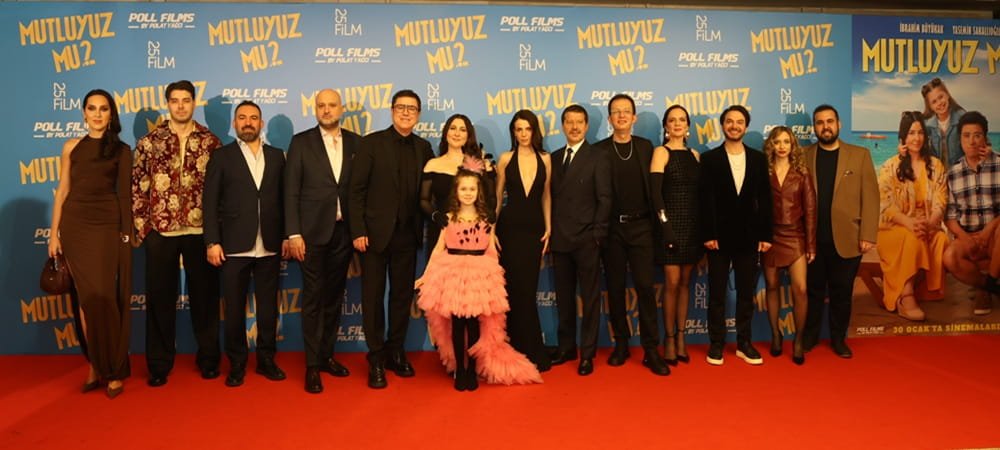 “MUTLUYUZ MU?” GALASINDA KAHKAHA VE DUYGU BİR ARADA