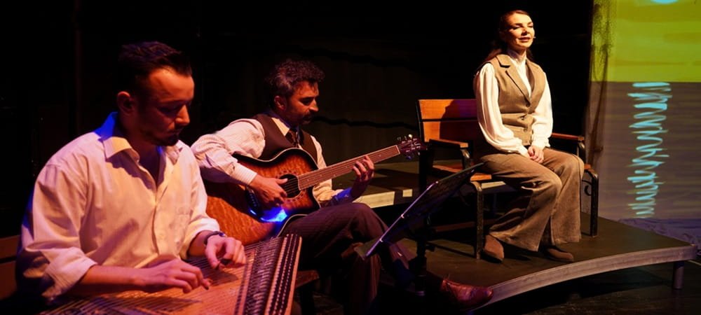 ORHAN VELİ ŞİİRLERİ FESHANE VE BARUTHANE’DE YANKILANIYOR