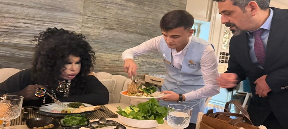 Bülent Ersoy Les Ambassadeurs’ta Balık Keyfi Yaptı 